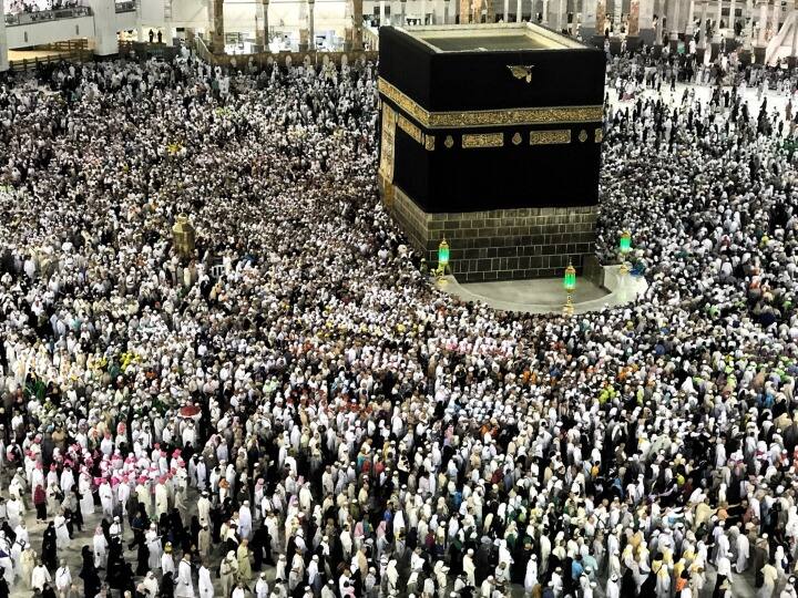 हज की योजना बना रहे लोगों के लिए यह जानना जरूरी है कि आज यानी सोमवार (15 जनवरी) को आवेदन करने की आखिरी तारीख है. हज कमेटी की चेयरपर्सन कौसर जहां ने इस बात की जानकारी दी.