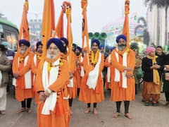 PHOTOS: पटना में 357वें प्रकाश उत्सव पर निकली बड़ी प्रभातफेरी, युवाओं ने दिखाए करतब, देखिए खूबसूरत तस्वीरें