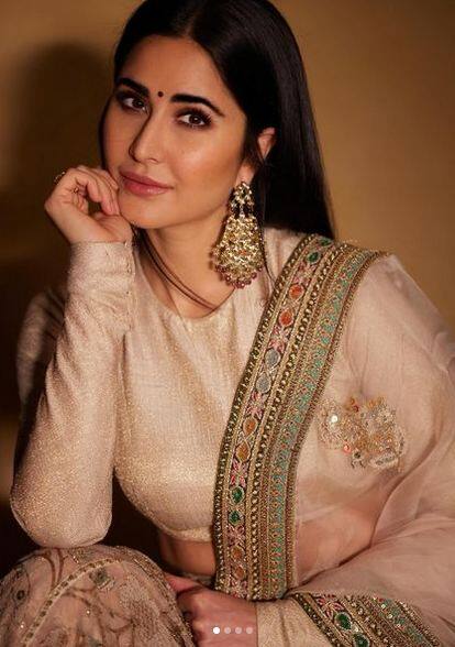 ਹਾਲ ਹੀ ਵਿੱਚ ਸ਼ੇਅਰ ਕੀਤੀਆਂ ਗਈਆਂ ਇਨ੍ਹਾਂ ਤਸਵੀਰਾਂ 'ਚ ਕੈਟਰੀਨਾ ਕੈਫ ਕਿਸੇ ਬਿਊਟੀ ਕੁਈਨ ਤੋਂ ਘੱਟ ਨਹੀਂ ਲੱਗ ਰਹੀ ਹੈ।