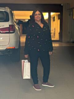 दामाद सिद्धार्थ मल्होत्रा के बर्थडे बैश में स्टाइलिश लुक में पहुंचे कियारा आडवाणी के मम्मी-पापा, करण जौहर भी हुए स्पॉट