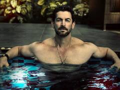 Neil Nitin Mukesh : चित्रपटांपासून दूर राहूनही नील नितीन मुकेश लक्झरी लाइफ जगतात, जाणून घ्या या अभिनेत्याबद्दल