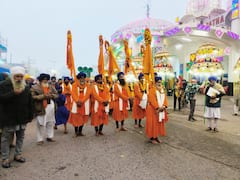 PHOTOS: पटना में 357वें प्रकाश उत्सव पर निकली बड़ी प्रभातफेरी, युवाओं ने दिखाए करतब, देखिए खूबसूरत तस्वीरें