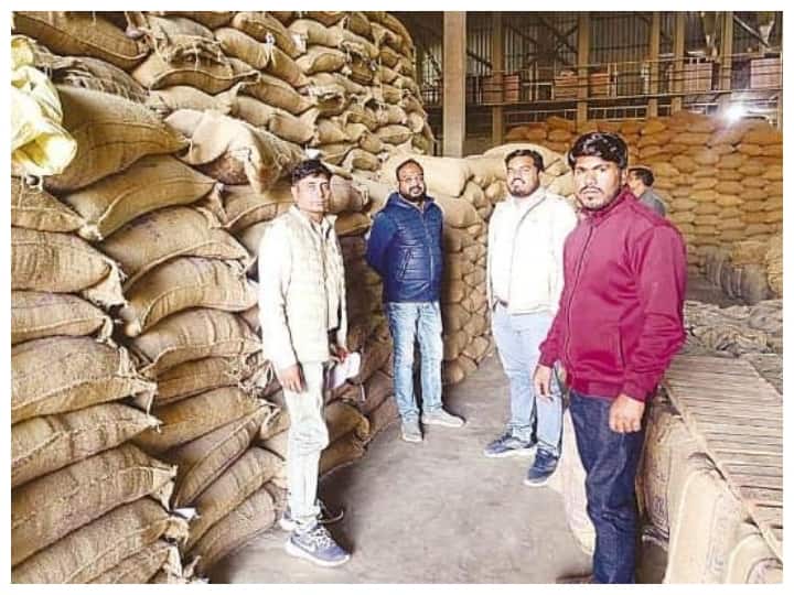 Chhattisgarh News Paddy worth two crores went missing from the rice mill in Surguja Food Department raid on mill ann Chhattisgarh: सरगुजा में राइस मिल से गायब हुआ दो करोड़ का धान, खाद्य विभाग की दबिश में हुआ बड़ा खुलासा