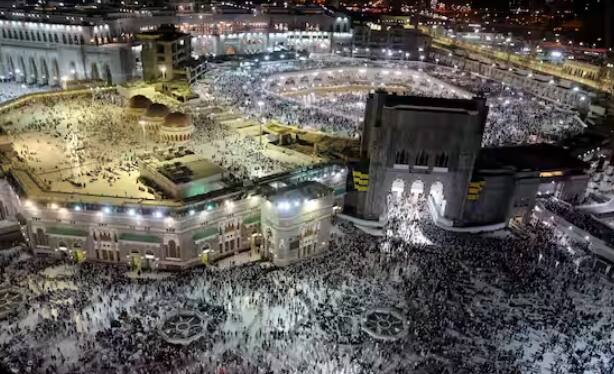 ਜਿਹੜੇ ਬਿਨੈਕਾਰ ਆਨਲਾਈਨ ਹੱਜ ਅਰਜ਼ੀ ਫਾਰਮ ਭਰ ਰਹੇ ਹਨ, ਉਨ੍ਹਾਂ ਲਈ ਪਾਸਪੋਰਟ ਸਾਈਜ਼ ਫੋਟੋ, ਆਧਾਰ ਕਾਰਡ, ਕਰੋਨਾ ਵੈਕਸੀਨ ਦੀਆਂ ਦੋ ਖੁਰਾਕਾਂ ਦਾ ਸਰਟੀਫਿਕੇਟ ਅਤੇ ਗਰੁੱਪ ਲੀਡਰ ਦੇ ਬੈਂਕ ਖਾਤੇ ਦਾ ਰੱਦ ਕੀਤਾ ਚੈੱਕ ਹੋਣਾ ਵੀ ਲਾਜ਼ਮੀ ਹੈ।