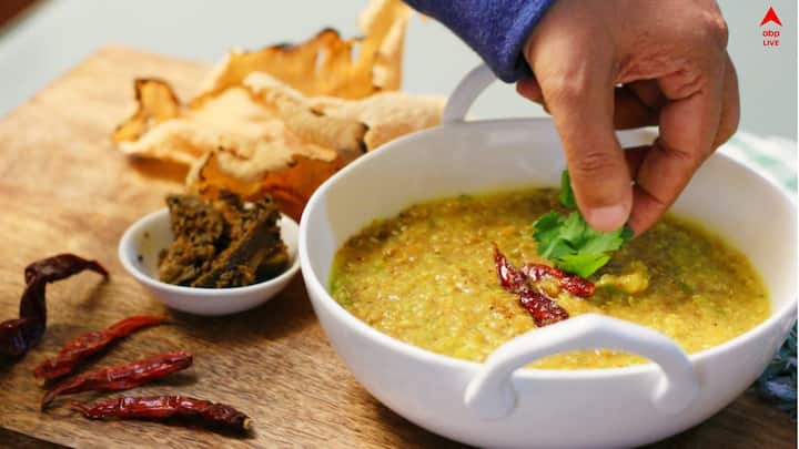 ভক্তরা সারা দেশেই এইসময় বিভিন্ন ঘাটগুলিতে নিয়ম রীতি পালন করে। এই নিয়ম চলে আসছে বহু বছর ধরেই।