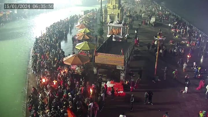 श्रद्धालुओं की भीड़ को देखते हुए प्रशासन की ओर से भी सुरक्षा व्यवस्था के पुख्ता इंतजाम किए गए हैं.