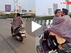 Video: कड़ाके की ठंड के बीच सरेआम स्कूटी पर शॉल में लिपटकर रोमांस करते दिखा कपल, अब पुलिस पड़ी पीछे