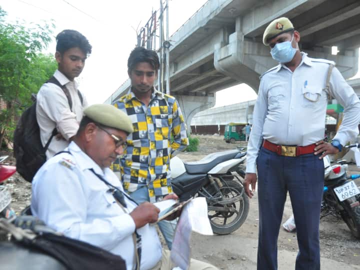 Inspector Sub Inspector or constable which rank officer can issue your challan after traffic rule violation Traffic Challan: इंस्पेक्टर, एसआई या हवलदार... किस रैंक का अधिकारी काट सकता है आपका चालान?