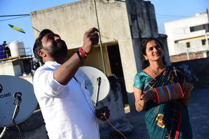 दुपारनंतर नाशिककर पतंगोत्सवाचा आनंद घेताना दिसून आले.