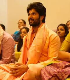 Makar Sankranti 2024: ਵਿਜੇ ਦੇਵਰਕੋਂਡਾ ਨੇ ਪਰਿਵਾਰ ਨਾਲ ਮਨਾਇਆ ਮਕਰ ਸੰਕ੍ਰਾਂਤੀ ਦਾ ਜਸ਼ਨ, ਰਸ਼ਮਿਕਾ ਇਸ ਲੁੱਕ 'ਚ ਆਈ ਨਜ਼ਰ