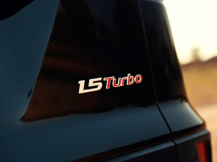 The new powertrain is a 1.5l turbo petrol which develops 160hp/250Nm and it only comes with a 7-speed DCT automatic with paddle shifters. Image Source: Somnath Chatterjee