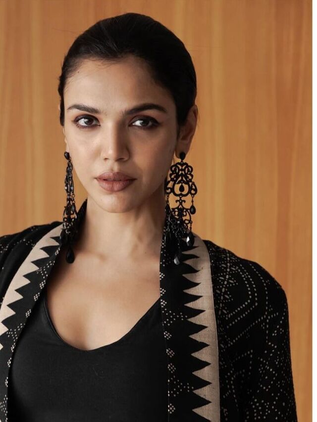 Shriya Pilgaonkar Shares Stunning Portraits In Black Outfit