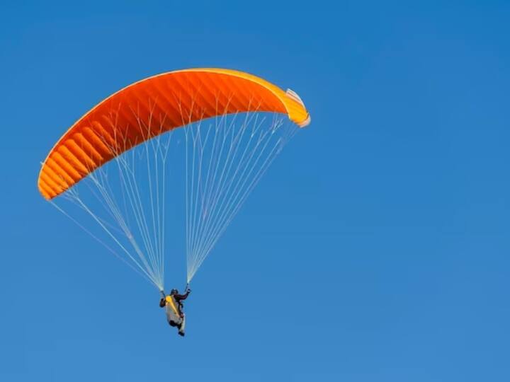 After all what clothes are parachutes made of what is the reason for them not opening many times. आखिर किन कपड़ों का बनता है पैराशूट, कई बार नहीं खुलने का क्या है कारण ?