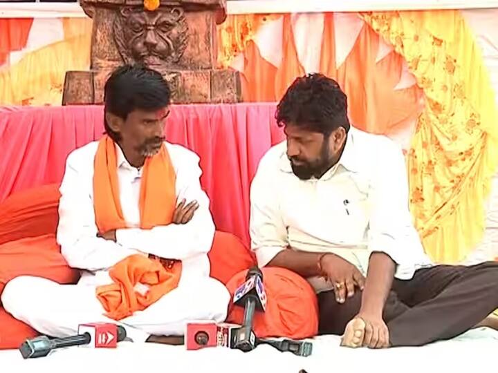 मोठी बातमी! सरकारला 'सगेसोयरे'वर समाधानकारक तोडगा मिळाला; बच्चू कडूंचा दावा, शिष्टमंडळ थोड्याच वेळात आंतरवालीत Bachchu Kadu And Government delegation met Manoj Jarange Maratha reservation case solution claim marathi news मोठी बातमी! सरकारला 'सगेसोयरे'वर समाधानकारक तोडगा मिळाला; बच्चू कडूंचा दावा, शिष्टमंडळ थोड्याच वेळात आंतरवालीत