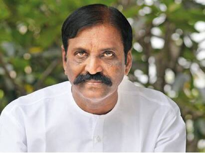 vairamuthu talks about hindi imposition in thiruvalluvar day program Vairamuthu: இந்தி மொழியின் மீது வெறுப்பு இல்லை..அச்சம் இருக்கிறது : கவிப்பேரரசு வைரமுத்து காட்டம்..!