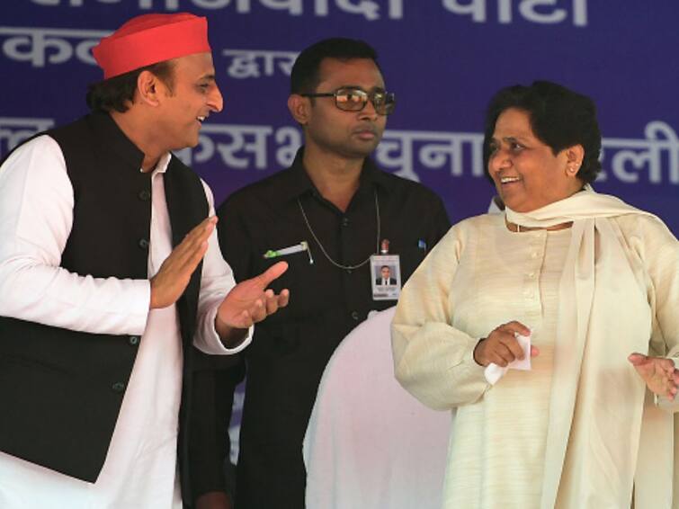 Samajwadi Party Chief Akhilesh Yadav Responds to BSP Supremo Mayawati Chameleon Remark 'We Once Dreamt Of Making Her PM, But...': Akhilesh Hits Back At Mayawati Over 'Chameleon' Jibe