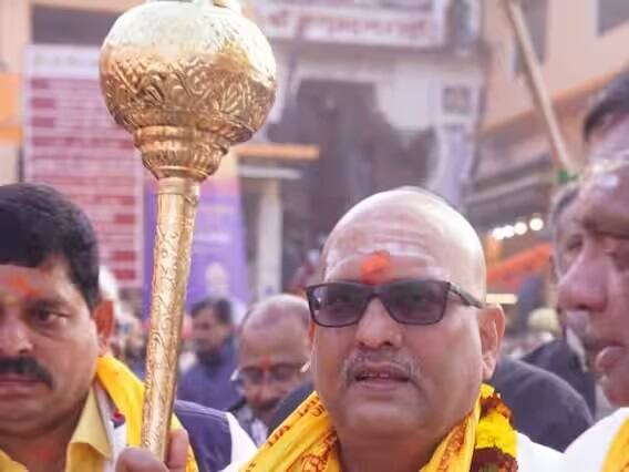 કોંગ્રેસના પ્રવક્તા પુનીત પાઠકે જણાવ્યું હતું કે પ્રતિનિધિમંડળના સભ્યોએ રામલલાની પવિત્ર ભૂમિ અયોધ્યા ધામના નયા ઘાટ પર શ્રદ્ધાપૂર્વક સ્નાન કર્યું હતું અને બાબા નાગેશ્વર મહાદેવની પૂજા કરી હતી અને લોક કલ્યાણની કામના કરી હતી.