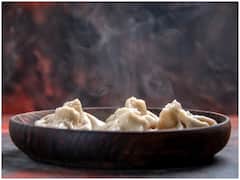 भारत में मोमोज के साथ मिलती है लाल चटनी और मेयोनीज, पाकिस्तान में क्या दिया जाता है?