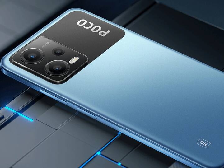 पोको के इस नई सीरीज में दो स्मार्टफोन है, पहले का नाम Poco X6 है, और दूसरे का Poco X6 Pro. इन दोनों स्मार्टफोन की फर्स्ट सेल आज फ्लिपकार्ट पर चल रही रपब्लिक-डे सेल में शुरू की गई है. यूजर्स अब इस फोन को फ्लिपकार्ट सेल में खरीद सकते हैं. इस दोनों फोन में ICICI BANK कार्ड समेत कई अन्य बैंक कार्ड्स पर भी 2000 रुपये का इंस्टेंट डिस्काउंट जैसे कई शानदार ऑफर्स दिए जा रहे हैं.