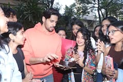 Sidharth Malhotra Celebrates Birthday With His Fans - See Pics