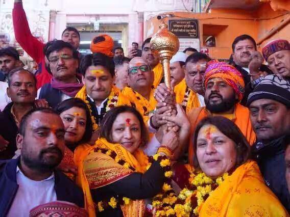 સરયુ નદીમાં પવિત્ર ડૂબકી માર્યા બાદ, રાય અને કોંગ્રેસના અન્ય નેતાઓ હનુમાનગઢી અને નવા રામ મંદિર માટે રવાના થયા. રાયે કહ્યું કે તેઓ મકરસંક્રાંતિના શુભ અવસર પર તીર્થસ્થળે આવ્યા છે.