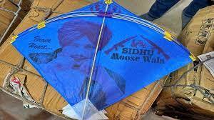 ਤੁਹਾਨੂੰ ਇਹ ਜਾਣ ਕੇ ਹੈਰਾਨੀ ਹੋਵੇਗੀ ਕਿ ਪੰਜਾਬ ਦੇ ਨਾਲ-ਨਾਲ ਮੁੰਬਈ ਵਿੱਚ ਹੀਰੋ-ਹੀਰੋਇਨ ਦੀ ਥੀਮ ਵਾਲੀਆਂ ਸ਼ਾਨਦਾਰ ਪਤੰਗਾਂ ਵੇਖਣ ਨੂੰ ਮਿਲੀਆਂ ਹਨ।