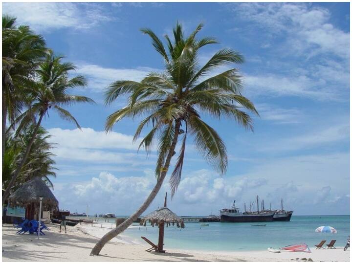 लक्षद्वीप क्राइम के मामले में काफी पीछे है. यहां काफी कम क्राइम होते हैं और इन क्राइम में भी चोरी, ट्रेसपास आदि क्राइम है. यहां मर्डर जैसे जघन्य अपराध कम होते हैं.