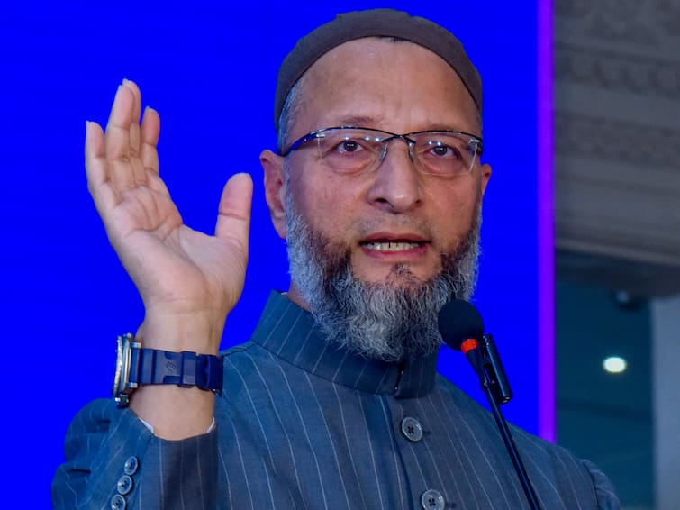 Asaduddin Owaisi Arvind Kejriwal RSS Ka Chhota Recharge Swipe Over AAP's Sunderkand Event In Delhi 'RSS Ka Chhota Recharge': Owaisi's Swipe At Kejriwal Govt Over AAP's 'Sunderkand' Event In Delhi