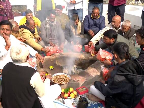 శతాబ్దాలుగా చెప్పులు, గొడుగులు లేవు.. 500 ఏళ్ల క్రితం చేసిన శపథానికి అంత విలువ ఉందా..?