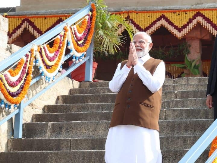 लेपाक्षी पहुंचने से पहले पीएम मोदी ने ‘एक्स’ पर एक पोस्ट में कहा कि वह अगले दो दिनों में आंध्र प्रदेश और केरल का दौरा करेंगे.