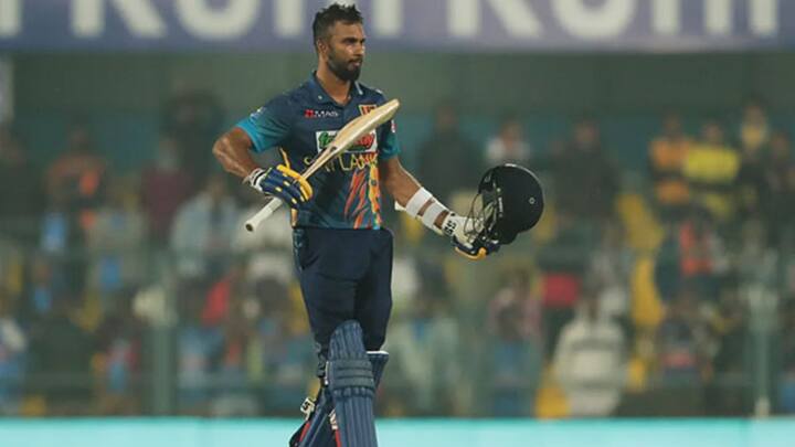 শ্রীলঙ্কার প্রাক্তন অধিনায়ক দাসুন শনাকাও  মোট ১১ বার টি-টোয়েন্টিতে খাতা খোলার আগেই প্যাভিলিয়নে ফিরেছেন।