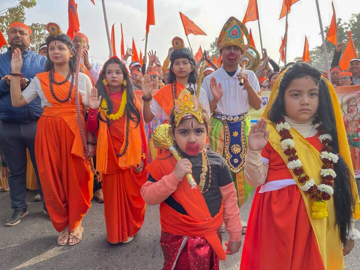 चंपत राय ने बताया कि अगर मूर्ति का जल से स्नान कराया जाए या दूध से स्नान हो पत्थर का कोई प्रभाव दूध और पानी पर नहीं पड़ना चाहिए. अगर कोई इंसान उस जल का आचमन कर ले तो किसी भी आदमी के शरीर पर कोई दुष्परिणाम न हो, इसका विचार किया गया है.