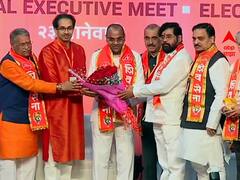 Maha Patrakar Parishad : उद्धव ठाकरेंची  नेतेपदी निवड होताच, शिंदेंनी पाया पडून घेतला आशीर्वाद, भर पत्रकार परिषदेत ठाकरे गटाने दाखवला फोटो