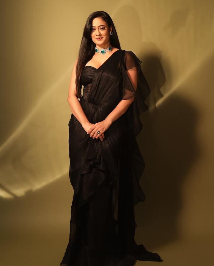 Shweta Tiwari is aging backwards and her stunning pictures on Instagram are proof of it.