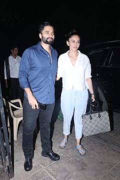 Rakul Preet Singh And Beau Jackky Bhagnani Step Out For Dinner - See Pics