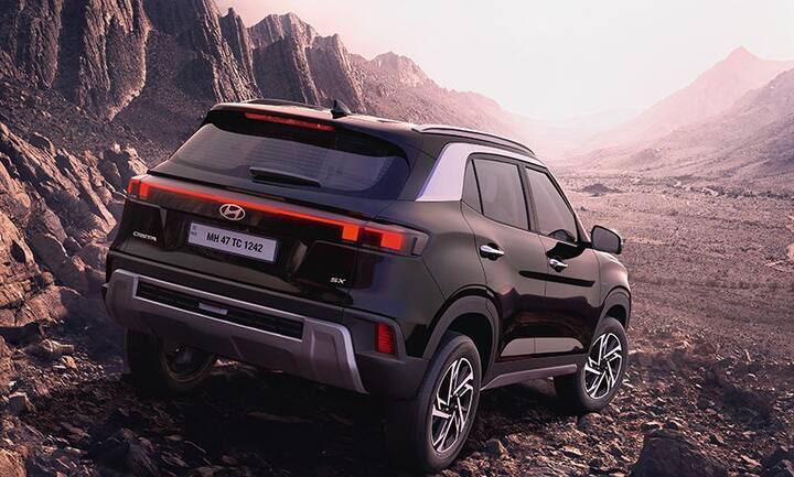 નવી Hyundai Creta ત્રણ એન્જિન વિકલ્પો સાથે ઉપલબ્ધ થશે. તેમાં 1.5 લિટર નેચરલી એસ્પિરેટેડ, 1.5 લિટર ટર્બો-પેટ્રોલ અને 1.5 લિટર ડીઝલ એન્જિનનો સમાવેશ થાય છે. પાવર ટ્રાન્સમિશન માટે, 6 સ્પીડ મેન્યુઅલ, 6 સ્પીડ iMT, ઓટોમેટિક ટોર્ક કન્વર્ટર, CVT અને 7 સ્પીડ DCT ગિયરબોક્સ ઉપલબ્ધ હશે.