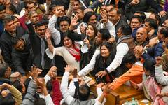 MCD की बैठक में बीजेपी पार्षदों ने किया हनुमान चालीसा का पाठ, जानें क्यों? 