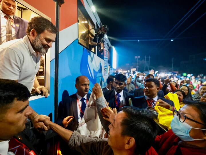क्या आप राहुल गांधी की ‘मोहब्बत की दुकान’ बस में सफर करना चाहते हैं? आपको टिकट की जरूरत होगी! क्या आप राहुल गांधी की ‘मोहब्बत की दुकान’ बस में सफर करना चाहते हैं? आपको टिकट की जरूरत होगी!