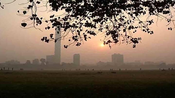 কলকাতায় আজ থেকেই আবহাওয়ার পরিবর্তন। সর্বনিম্ন তাপমাত্রা ক্রমশ বাড়বে। শীতের প্রভাব কমবে। আগামী তিন দিনের চার ডিগ্রি পর্যন্ত তাপমাত্রা বাড়তে পারে। ছবি - পিটিআই