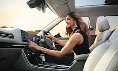 Hyundai Creta facelift: શાનદાર ફિચર્સ સાથે ભારતમાં લોન્ચ થઈ નવી ક્રેટા, કિંમત અને તસવીરો જોઈ દંગ રહી જશો