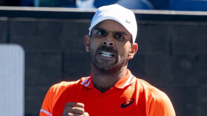 ৩৫ বছর পর প্রথম ভারতীয় হিসাবে কোনও স্ল্যামের বাছাই করা তারকাকে হারালেন নাগাল। ২ ঘণ্টা ৩৮ মিনিটের ম্যাচের স্কোরলাইন ভারতীয়র পক্ষে ৬-৪, ৬-২, ৭-৬ (৭-৫)।