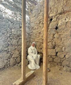 Hina Khan Photos: दूसरी बार उमराह करने मक्का पहुंचीं हिना खान, सफेद लिबास में शेयर की खूबसूरत तस्वीरें