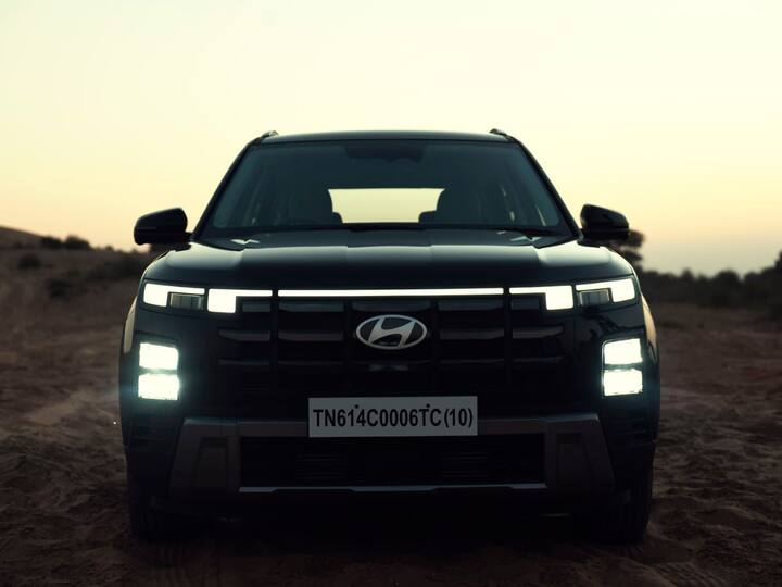 The connecting light bar is a new design trait of the Creta 2024 facelift as well with horizontal tail-lamps. The touchscreen is a 10.25-inch unit with in-built navigation, Bluelink connectivity etc. Image Source: Somnath Chatterjee