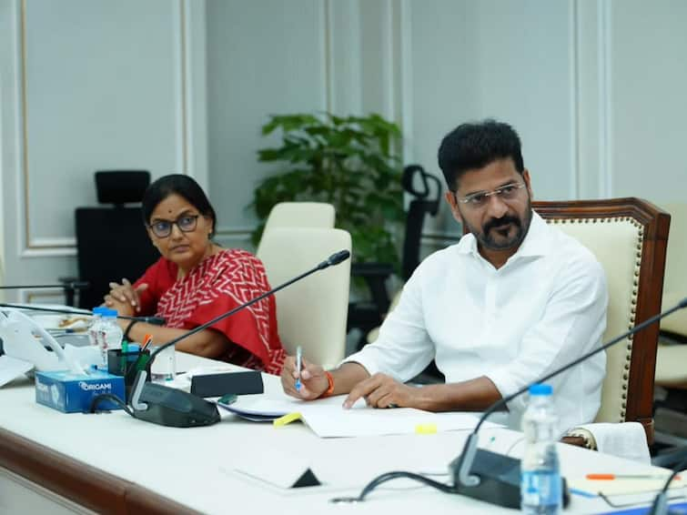 Revanth Reddy orders officials to speed up the works of the Hyderabad Regional Ring Road project Regional Ring Road: స్పీడ్ అందుకున్న RRR, మూడు నెలల్లో ఆ పనులు - సీఎం రేవంత్ కీలక ఆదేశాలు