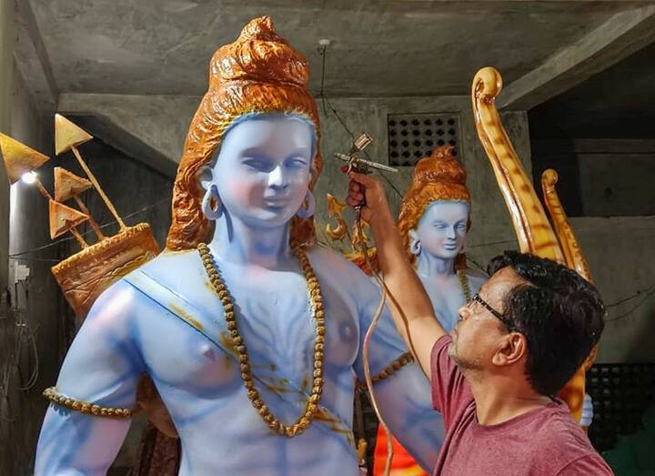 विशेषज्ञों की सलाह से रामलला के विग्रह की लंबाई और स्थापना स्थल की ऊंचाई का ध्यान रखा गया है. जिससे हर साल चैत्र शुक्ल पक्ष की नवमी तिथि के दिन दोपहर 12:00 बजे सूर्य देव की किरणें प्रभु श्री राम के मुख पर पड़ेंगी.