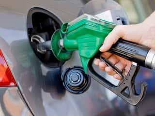 petrol and diesel price chennai on January 16th 2024 know full details Petrol Diesel Price Today: விற்பனையில் மாற்றம்! சென்னையில் இன்றைய பெட்ரோல், டீசல் விலை நிலவரம் இதோ!