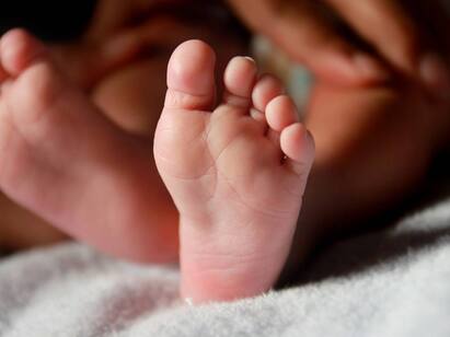 Man kills baby boy after wife fails to bear daughter in Madhya Pradesh மூன்றாவதாகவும் ஆண் குழந்தை! கோபத்தில் கழுத்தை நெரித்து கொலை செய்த தந்தை - ம.பி.யில் கொடூரம்