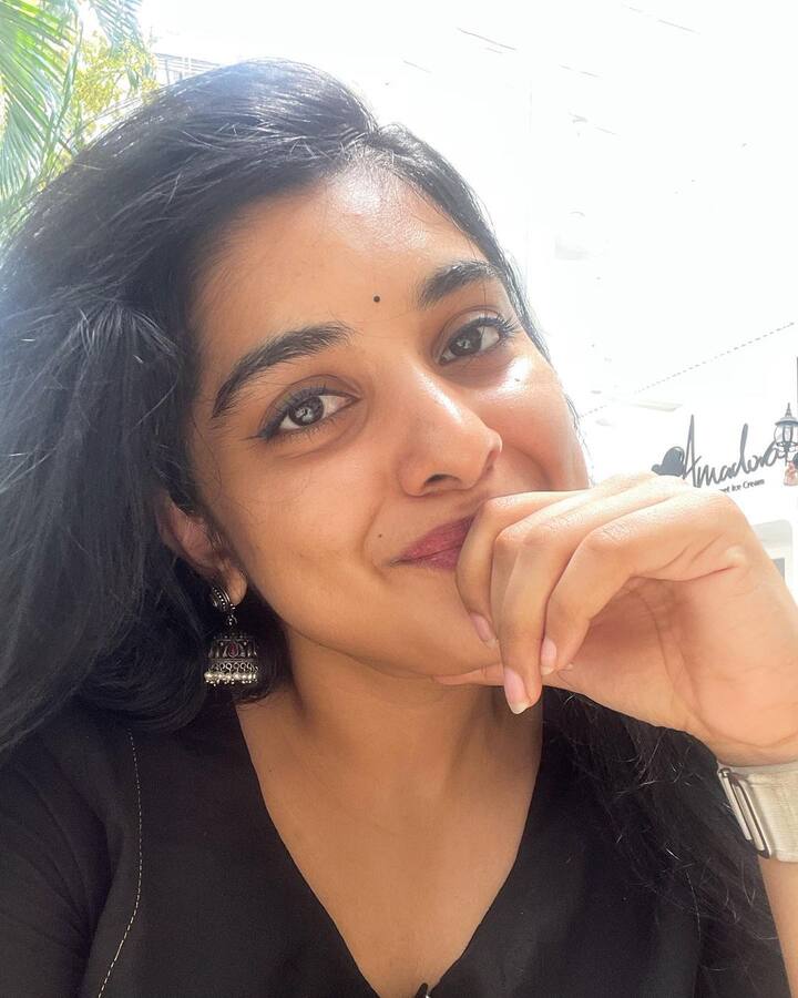 మలయాళ సినిమాల్లో చైల్డ్ ఆర్టిస్ట్​గా చేసిన ఈ ముద్దుగుమ్మ తెలుగు, తమిళంలో కూడా హీరోయిన్​గా సినిమాలు చేసింది. టాలీవుడ్​లోకి నాని సినిమా జెంటిల్​మెన్​తో అడుగుపెట్టింది. ఆ సినిమాలో తన నటనతో మంచి మార్కులు కొట్టేసింది.(Image Source : i_nivethathomas)