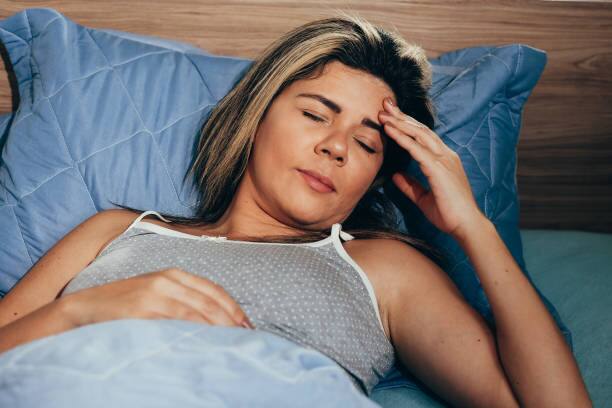 Sleeping time:तुम्हाला सुध्दा दिवसभर झोप येते का? जाणून घ्या कारण
