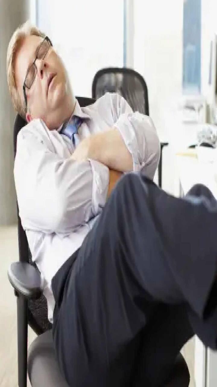 यामागे त्यांची बिघडलेली जीवनशैली हे देखील मुख्य कारण आहे.Photo credit: Unsplash